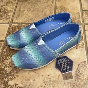 Toms NWT SOLD